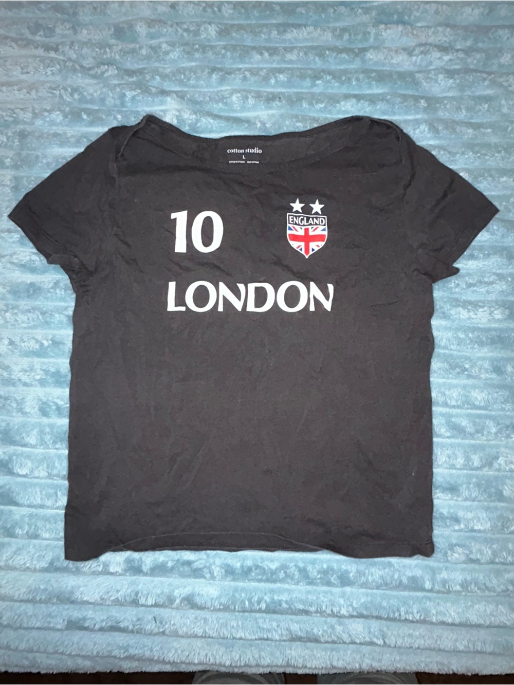 Black 'London 10' Graphic Crop Tee